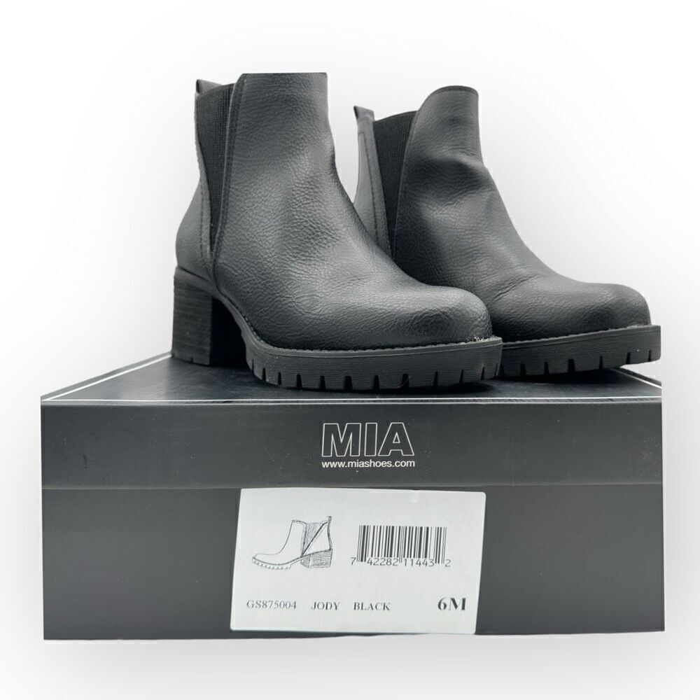 NWT Mia Womens Jody Faux Leather Chunky Lug Sole Block Chelsea Boots Black Sz 6